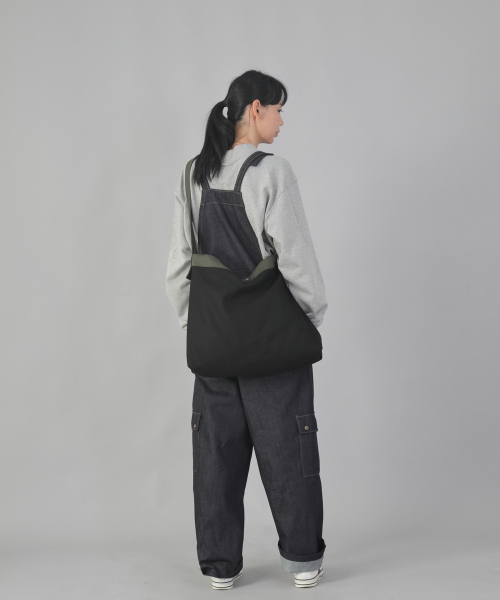 SAINTCREW(セントクルー)の「ミニマルビッグサイズクロスバッグ MBC-121 カーキブラック(メッセンジャーバッグ・メンズ・その他・フリー)」の11枚目の写真