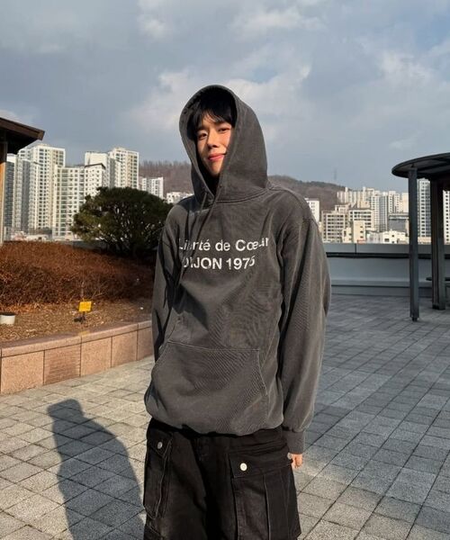 KANEITEI(カネイテイ)の「DIJON WASHED HOODIE (BURGUNDY)(パーカー・レディース・バーガンディー・SMALL/LARGE/X-LARGE)」の9枚目の写真
