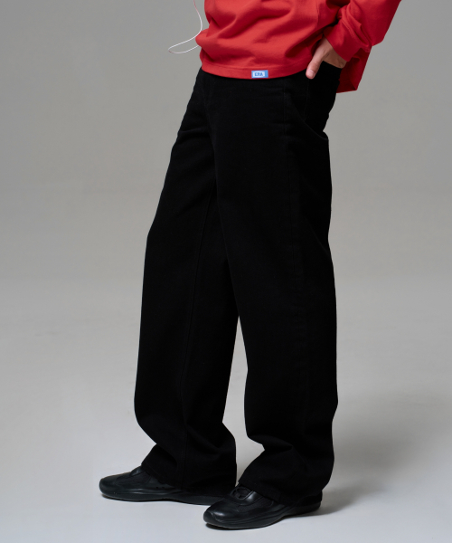 ERA(エラ)の「MEN ERA STRAIGHT FIT DENIM PANTS - BLACK(デニムパンツ・メンズ・ブラック・MEDIUM/LARGE)」の2枚目の写真