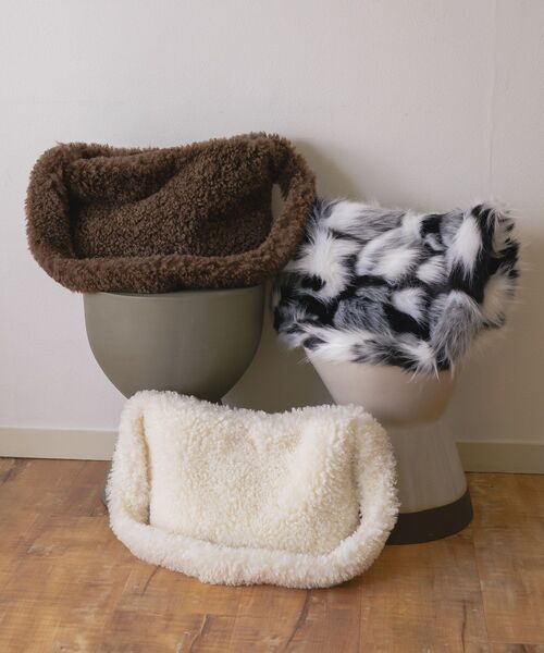 RETRO GIRL（レトロガール）の「もこもこショルダーバッグ（ショルダーバッグ・レディース・ブラウン/オフホワイト/ブラック系その他・ONE SIZE）」の4枚目の写真