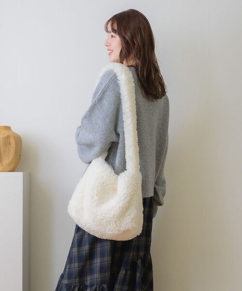 RETRO GIRL（レトロガール）の「もこもこショルダーバッグ（ショルダーバッグ・レディース・ブラウン/オフホワイト/ブラック系その他・ONE SIZE）」の8枚目の写真