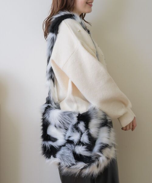 RETRO GIRL（レトロガール）の「もこもこショルダーバッグ（ショルダーバッグ・レディース・ブラウン/オフホワイト/ブラック系その他・ONE SIZE）」の11枚目の写真