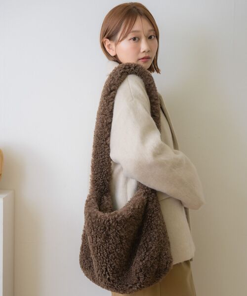 RETRO GIRL（レトロガール）の「もこもこショルダーバッグ（ショルダーバッグ・レディース・ブラウン/オフホワイト/ブラック系その他・ONE SIZE）」の17枚目の写真