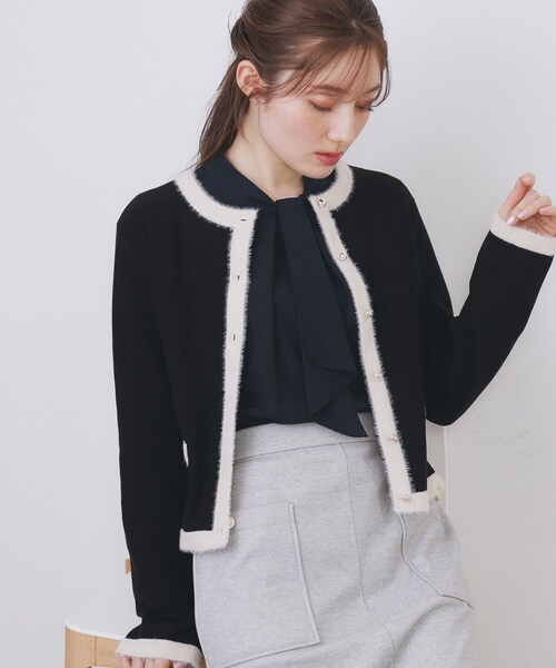 index(インデックス)の「フェザーバイカラークルーネックカーディガン【洗濯機OK】(カーディガン/ボレロ・レディース・ブラック系4/ホワイト系7/ベージュ系その他7/サックスブルー系4・36/38/40/42)」の3枚目の写真