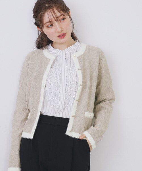 index(インデックス)の「フェザーバイカラークルーネックカーディガン【洗濯機OK】(カーディガン/ボレロ・レディース・ブラック系4/ホワイト系7/ベージュ系その他7/サックスブルー系4・36/38/40/42)」の4枚目の写真
