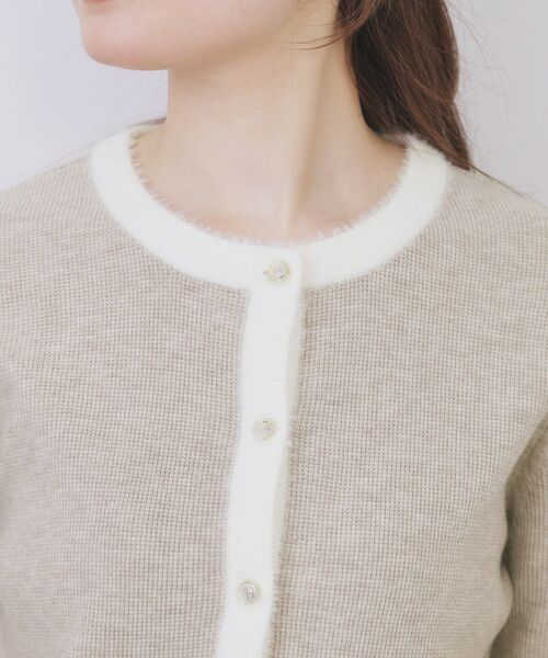 index(インデックス)の「フェザーバイカラークルーネックカーディガン【洗濯機OK】(カーディガン/ボレロ・レディース・ブラック系4/ホワイト系7/ベージュ系その他7/サックスブルー系4・36/38/40/42)」の16枚目の写真