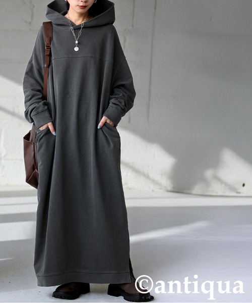 antiqua(アンティカ)の「フード付き ロングワンピース(ワンピース・レディース・ブラック/スミクロ・ONESIZE)」の2枚目の写真