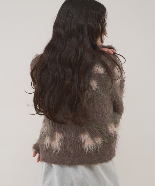 MUHET（ミュエータ）の「shaggy flower henry neck knit / シャギー花柄ヘンリーニット（ニット/セーター・レディース・ブラウン/チャコールグレー・FREE）」の16枚目の写真