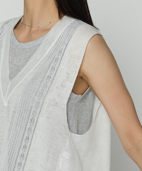 Gabardine K.T（ギャバジンケーティー）の「ハイグレードラミー シアー×ラメレースベスト（ベスト・レディース・ホワイト/ブラック・9号）」の12枚目の写真