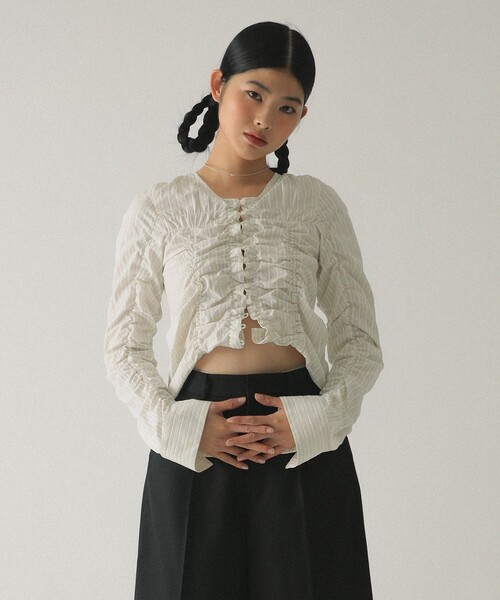 Ray BEAMS（レイビームス）の「ストライプ シャーリング Vネック ブラウス（シャツ/ブラウス・レディース・ブルー/オフホワイト・ONE SIZE）」の11枚目の写真