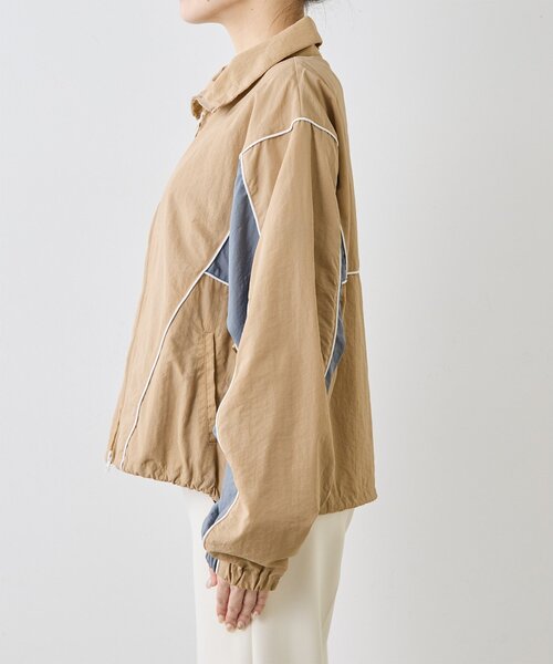 UMBRO（アンブロ）の「【umbro×Whim Gazette】 スタンドカラーブルゾン（ブルゾン・レディース・ライトベージュ/グレー・FREE）」の21枚目の写真