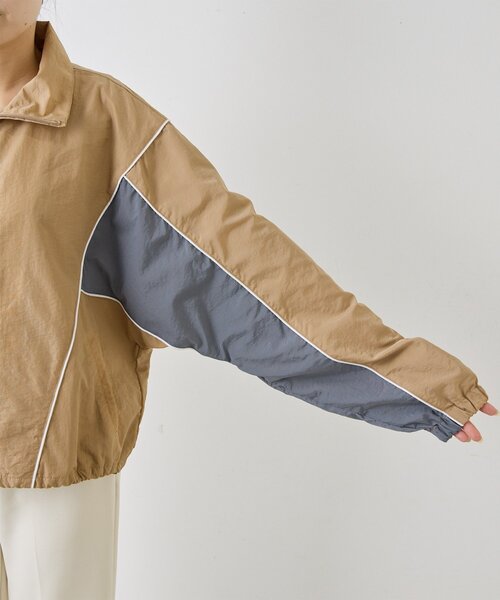 UMBRO（アンブロ）の「【umbro×Whim Gazette】 スタンドカラーブルゾン（ブルゾン・レディース・ライトベージュ/グレー・FREE）」の18枚目の写真
