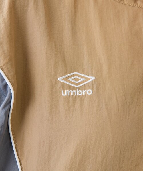 UMBRO（アンブロ）の「【umbro×Whim Gazette】 スタンドカラーブルゾン（ブルゾン・レディース・ライトベージュ/グレー・FREE）」の17枚目の写真