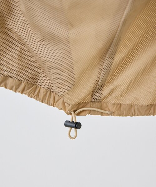 UMBRO（アンブロ）の「【umbro×Whim Gazette】 スタンドカラーブルゾン（ブルゾン・レディース・ライトベージュ/グレー・FREE）」の13枚目の写真