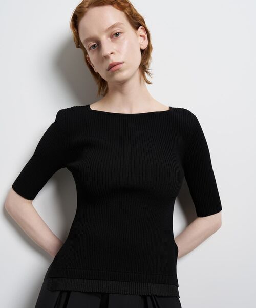 LANVIN en Bleu（ランバンオンブルー）の「スクエアネックリブニット（ニット/セーター・レディース・グレー/イエロー/ブラック・38）」の2枚目の写真