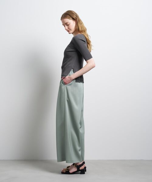 LANVIN en Bleu（ランバンオンブルー）の「スクエアネックリブニット（ニット/セーター・レディース・グレー/イエロー/ブラック・38）」の5枚目の写真