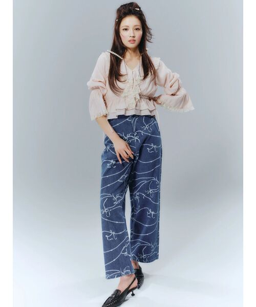 CALNAMUR(カルナムール)の「パールプリントデニムパンツ(デニムパンツ・レディース・ブラック/ブルー・SMALL/MEDIUM)」の1枚目の写真