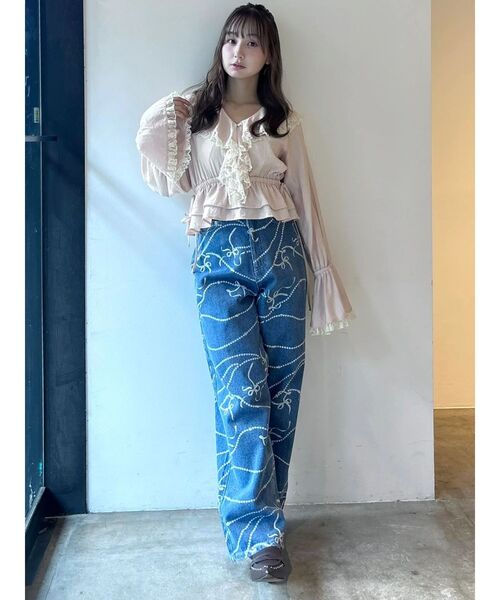 CALNAMUR(カルナムール)の「パールプリントデニムパンツ(デニムパンツ・レディース・ブラック/ブルー・SMALL/MEDIUM)」の5枚目の写真