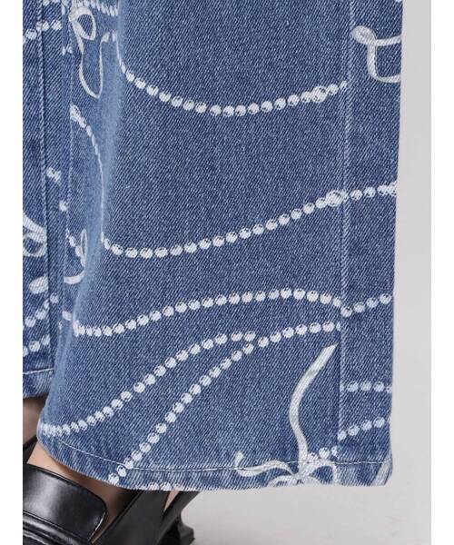 CALNAMUR(カルナムール)の「パールプリントデニムパンツ(デニムパンツ・レディース・ブラック/ブルー・SMALL/MEDIUM)」の14枚目の写真