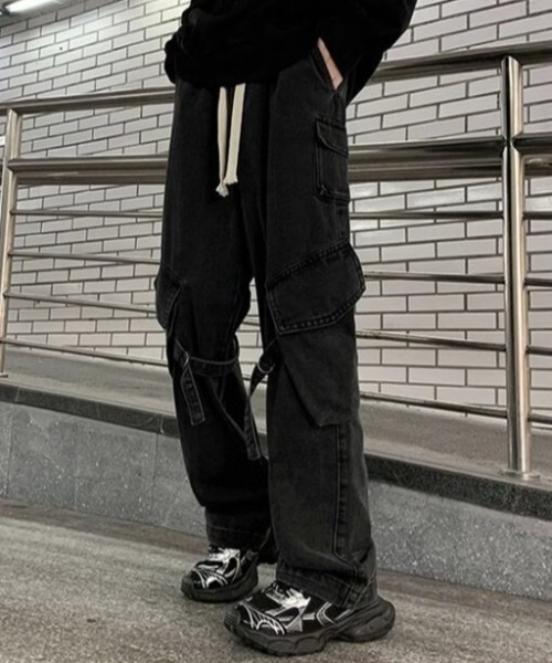 SHIBUYA Zy.（シブヤジー）の「SHADOW GRAVITYストラップ付き加工カーゴデニムパンツ（デニムパンツ・メンズ・サックスブルー/ダークグレー・L/M/S）」の3枚目の写真