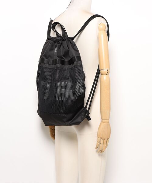 NEW ERA(ニューエラ)の「NEW ERA/ニューエラ デイサック 150D NEW ERAロゴ ブラック リフレクトシルバー/ブラック 21L 14750913/14750914(バックパック/リュック・メンズ・ブラック系その他2/ブラック系その他・FREE)」の19枚目の写真