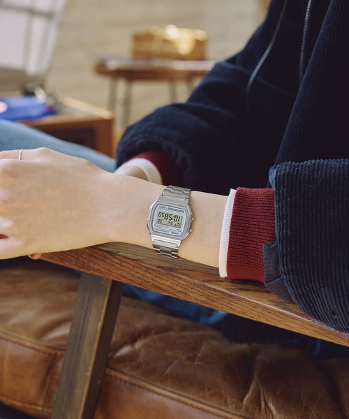 CASIO(カシオ)の「CASIO CLASSIC / A158WEA-7JF(デジタル腕時計・メンズ・シルバー×ブルー・FREE)」の3枚目の写真