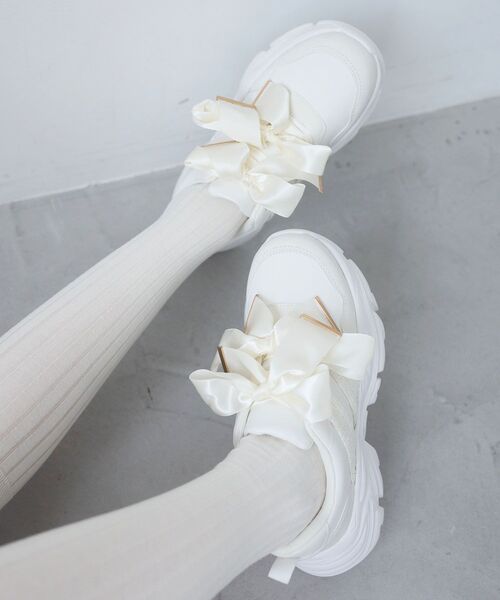 MAJESTIC LEGON（マジェスティックレゴン）の「ダブルリボン厚底スニーカー（スニーカー・レディース・ピンク/アイボリー/ブラック・X-LARGE/LARGE/MEDIUM/SMALL）」の7枚目の写真