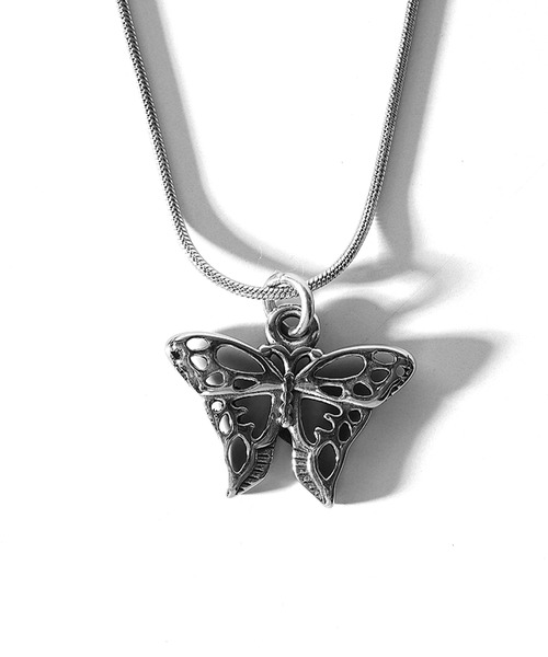 MinoriTY（マイノリティ）の「【MinoriTY select】バタフライスネークチェーンネックレス メンズ ウィメンズ ユニセックス（ネックレス・メンズ・シルバー・45cm）」の3枚目の写真