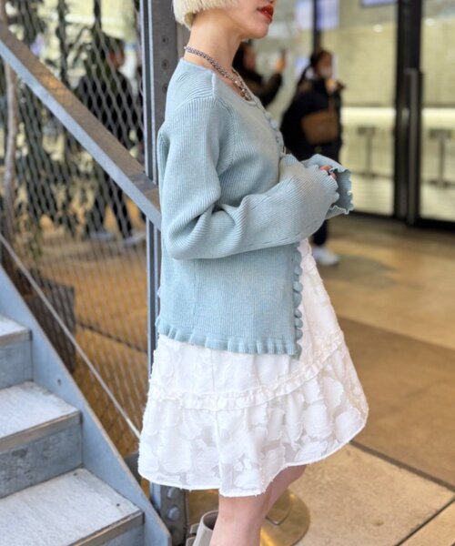 w closet(ダブルクローゼット)の「マルチWAYフリルカーディガン(カーディガン/ボレロ・レディース・チャコールグレー/アイボリー/ピンク/レッド/グリーン・FREE)」の11枚目の写真