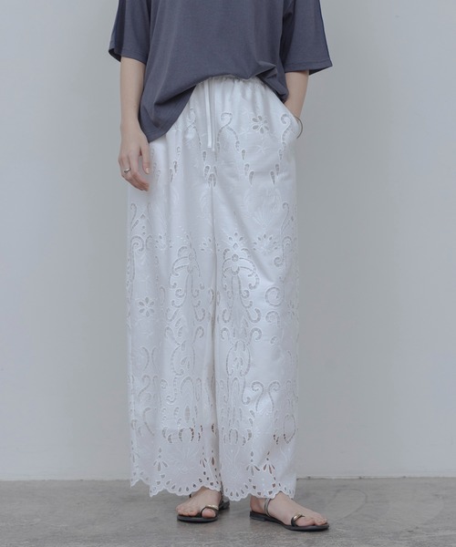 Eimee Law（エイミーロウ）の「エンブロイダリー パネルレースパンツ（その他パンツ・レディース・ブラック/オフホワイト・FREE）」の8枚目の写真