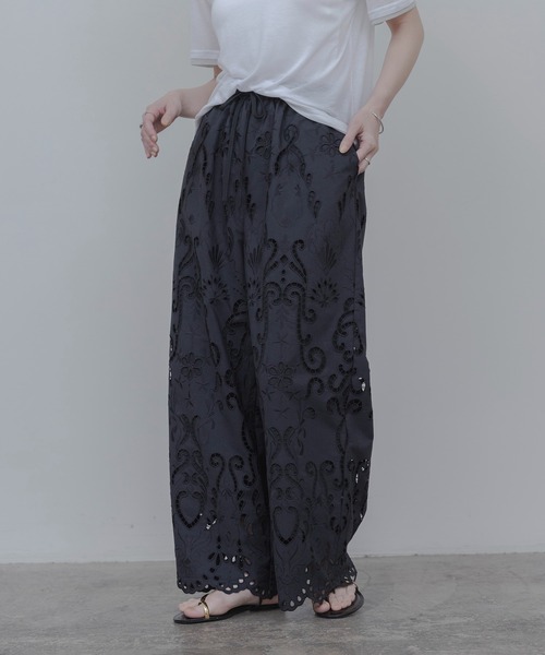 Eimee Law（エイミーロウ）の「エンブロイダリー パネルレースパンツ（その他パンツ・レディース・ブラック/オフホワイト・FREE）」の18枚目の写真