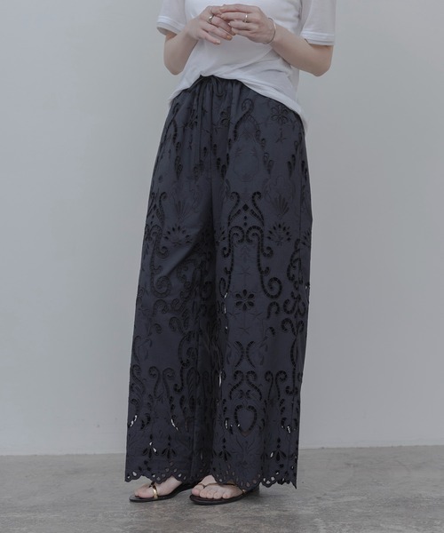 Eimee Law（エイミーロウ）の「エンブロイダリー パネルレースパンツ（その他パンツ・レディース・ブラック/オフホワイト・FREE）」の19枚目の写真