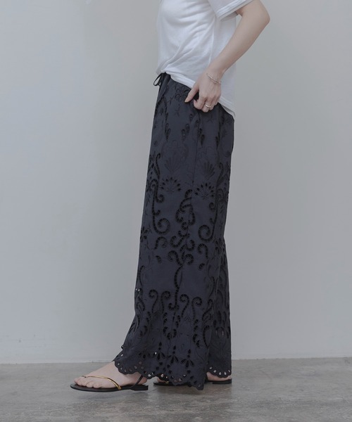 Eimee Law（エイミーロウ）の「エンブロイダリー パネルレースパンツ（その他パンツ・レディース・ブラック/オフホワイト・FREE）」の20枚目の写真