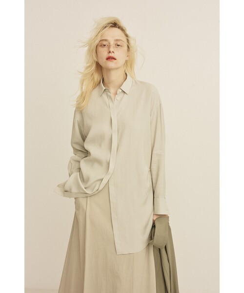 Rouge vif Anna（ルージュヴィフアンナ）の「ウエストタックドレープロングシャツ（シャツ/ブラウス・レディース・オフホワイト/セージグリーン・フリー）」の13枚目の写真