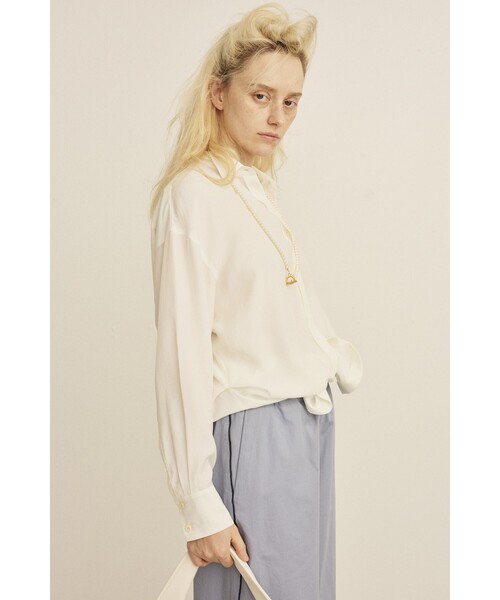 Rouge vif Anna（ルージュヴィフアンナ）の「ウエストタックドレープロングシャツ（シャツ/ブラウス・レディース・オフホワイト/セージグリーン・フリー）」の20枚目の写真