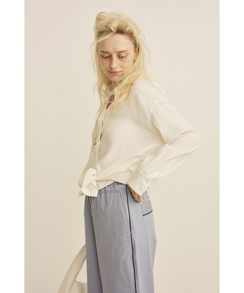 Rouge vif Anna（ルージュヴィフアンナ）の「ウエストタックドレープロングシャツ（シャツ/ブラウス・レディース・オフホワイト/セージグリーン・フリー）」の21枚目の写真