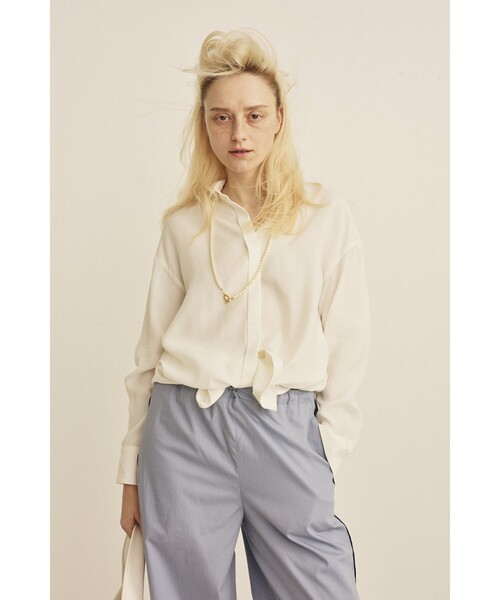 Rouge vif Anna（ルージュヴィフアンナ）の「ウエストタックドレープロングシャツ（シャツ/ブラウス・レディース・オフホワイト/セージグリーン・フリー）」の22枚目の写真