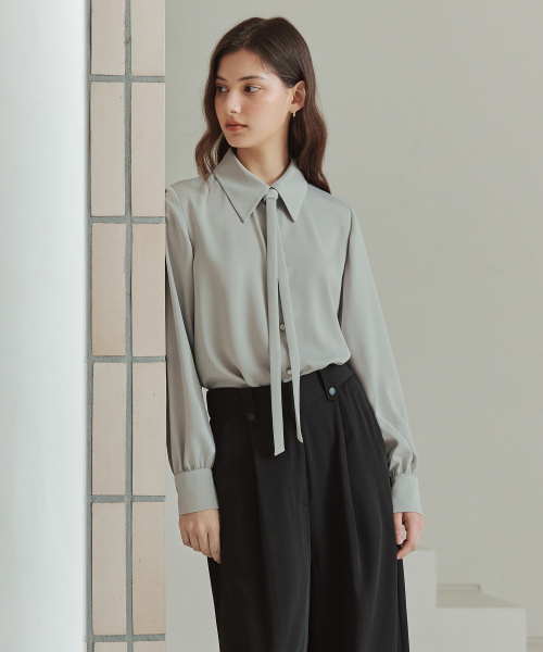 ZEROSTREET（ゼロストリート）の「[2カラー] ベーシックタイブラウス（シャツ/ブラウス・レディース・Beige/ライトグレー・SMALL/MEDIUM）」の4枚目の写真
