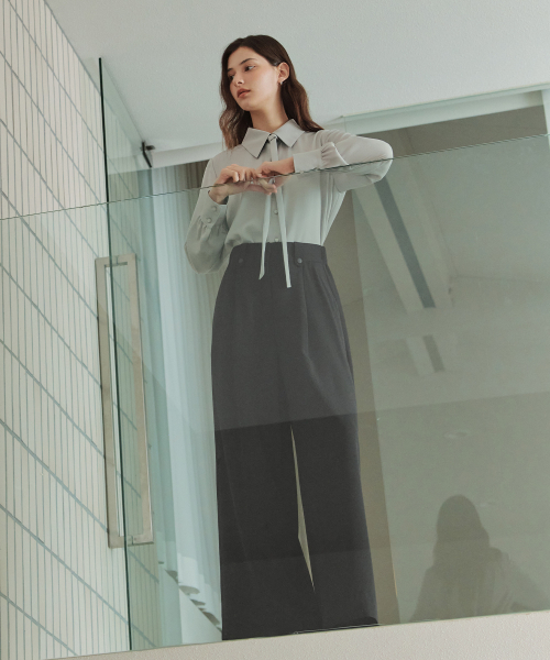 ZEROSTREET（ゼロストリート）の「[2カラー] ベーシックタイブラウス（シャツ/ブラウス・レディース・Beige/ライトグレー・SMALL/MEDIUM）」の5枚目の写真