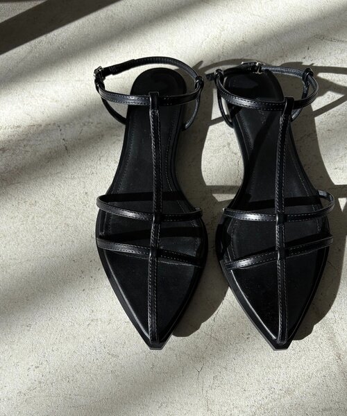 CAPRICIEUX LE'MAGE（カプリシューレマージュ）の「Tストラップサンダル（サンダル・レディース・ブラック/ベージュ・37/36/38）」の6枚目の写真