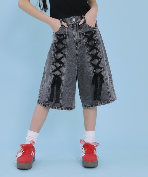 ANAP GiRL(アナップガール)の「スピンドル レース デニム ハーフパンツ(デニムパンツ・キッズ・ブルー/ブラック・XS/M/S)」の2枚目の写真