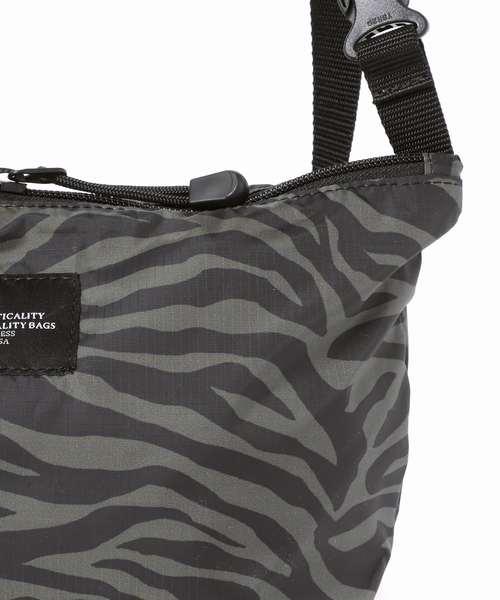 journal standard L'essage(ジャーナルスタンダードレサージュ)の「【BAGS IN PROGRESS】Fannypack Crossbody J:ショルダーバッグ(ショルダーバッグ・レディース・カーキ・FREE)」の15枚目の写真