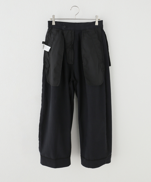 Spick & Span(スピックアンドスパン)の「コットンサテンタックカーブパンツ(スラックス・レディース・アイボリー/ブラック・38/36)」の10枚目の写真