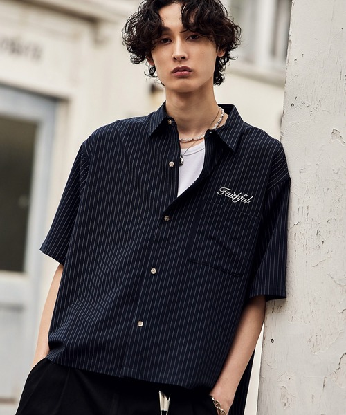 Bleme（ブレム）の「刺繍ロゴ ストライプ半袖シャツ（シャツ/ブラウス・メンズ・ライトブルー/オフホワイト/ネイビー・S/M/L/XL）」の3枚目の写真