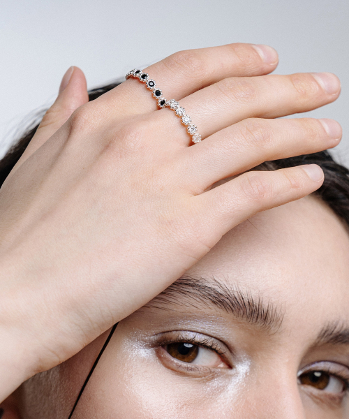 SCALETTO（スカーレット）の「[Silver 925] RA006 Eternity Band Ring（リング・レディース・ブラック/ホワイト・FREE）」の4枚目の写真