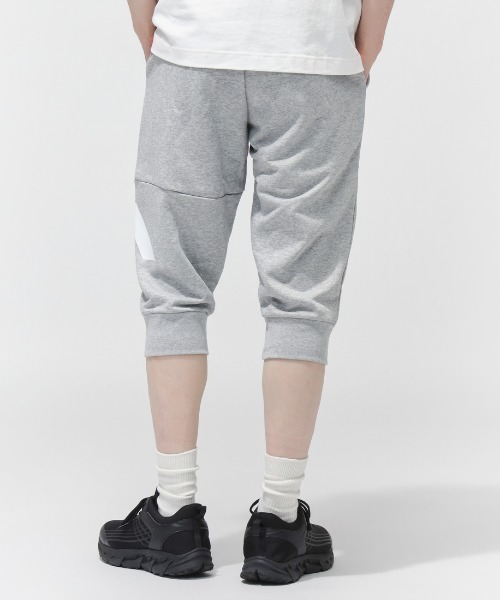 adidas(アディダス)の「【別注】アディダス adidas マストハブ レギュラーフィット フレンチテリー カフ付き裾 7分丈パンツ 限定コラボ(スウェットパンツ・メンズ・ブラック/グレー・LL/3L/S/M/L)」の4枚目の写真