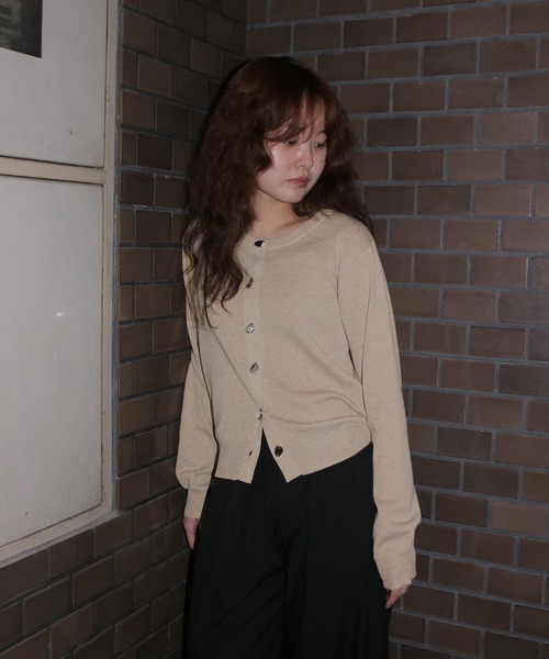 cheriella(シェリエラ)の「【cheriella】メタルボタンニットカーディガン SILVER BUTTON KNIT CARDIGAN(カーディガン/ボレロ・レディース・アイボリー/ベージュ/杢グレー/チャコールグレー・FREE)」の20枚目の写真