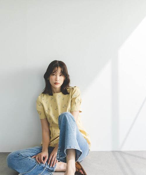 NATURAL BEAUTY BASIC(ナチュラルビューティーベーシック)の「ラメ刺繍ペプラムブラウス(シャツ/ブラウス・レディース・ホワイト系その他/イエロー系その他/グレー系その他・MEDIUM/SMALL)」の1枚目の写真