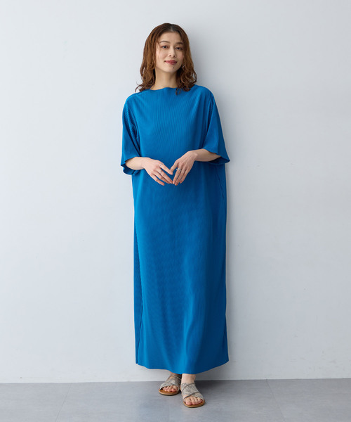 anyfee(エニフィー)の「【anyfee/大きいサイズ】セルフカットプリーツボトルネックワンピース(2026SS)(ワンピース・レディース・ブルー/ブラック/モカ・4L/LL/3L/5L)」の6枚目の写真