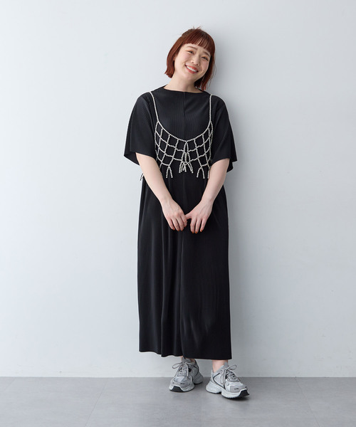 anyfee(エニフィー)の「【anyfee/大きいサイズ】セルフカットプリーツボトルネックワンピース(2026SS)(ワンピース・レディース・ブルー/ブラック/モカ・4L/LL/3L/5L)」の14枚目の写真
